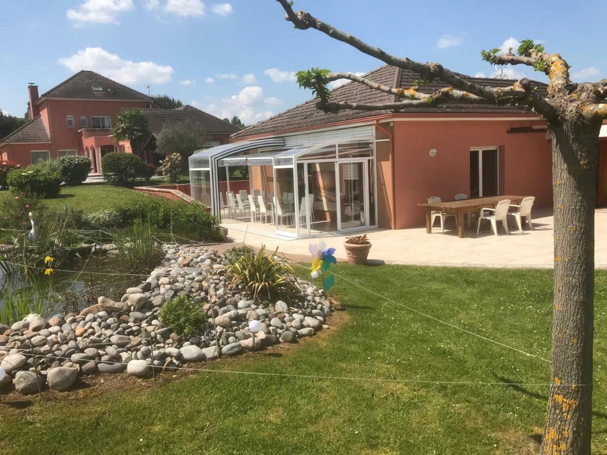 Chambres D'Hotes La Coloniale Varetz Екстериор снимка