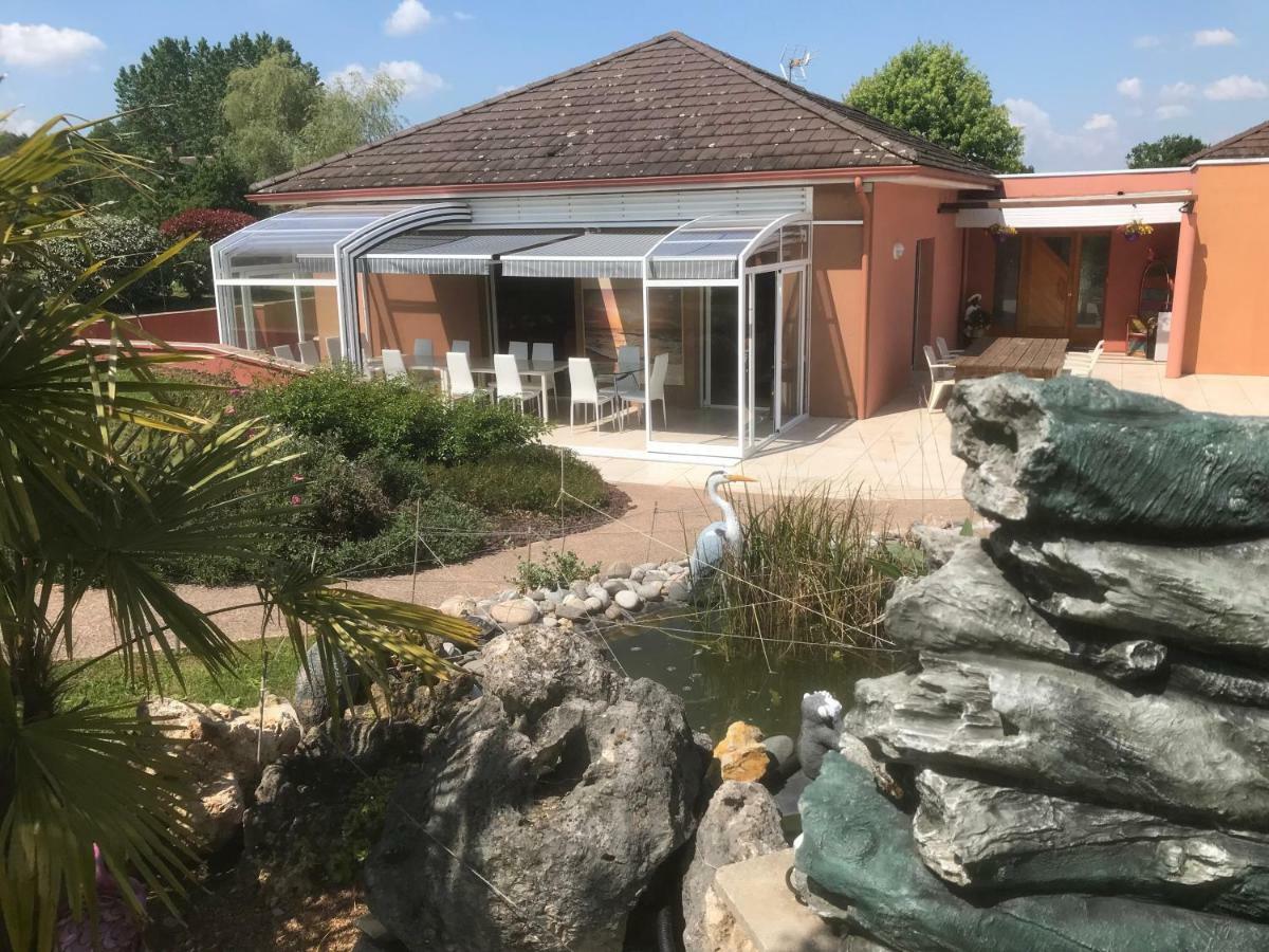 Chambres D'Hotes La Coloniale Varetz Екстериор снимка