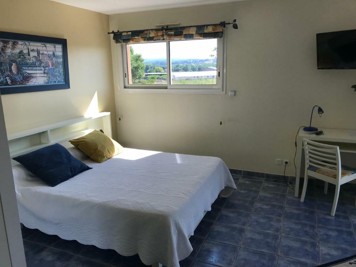Chambres D'Hotes La Coloniale Varetz Екстериор снимка